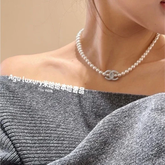 CHANEL Classic CC Pearl Choker Necklace - Picture 6 of 6